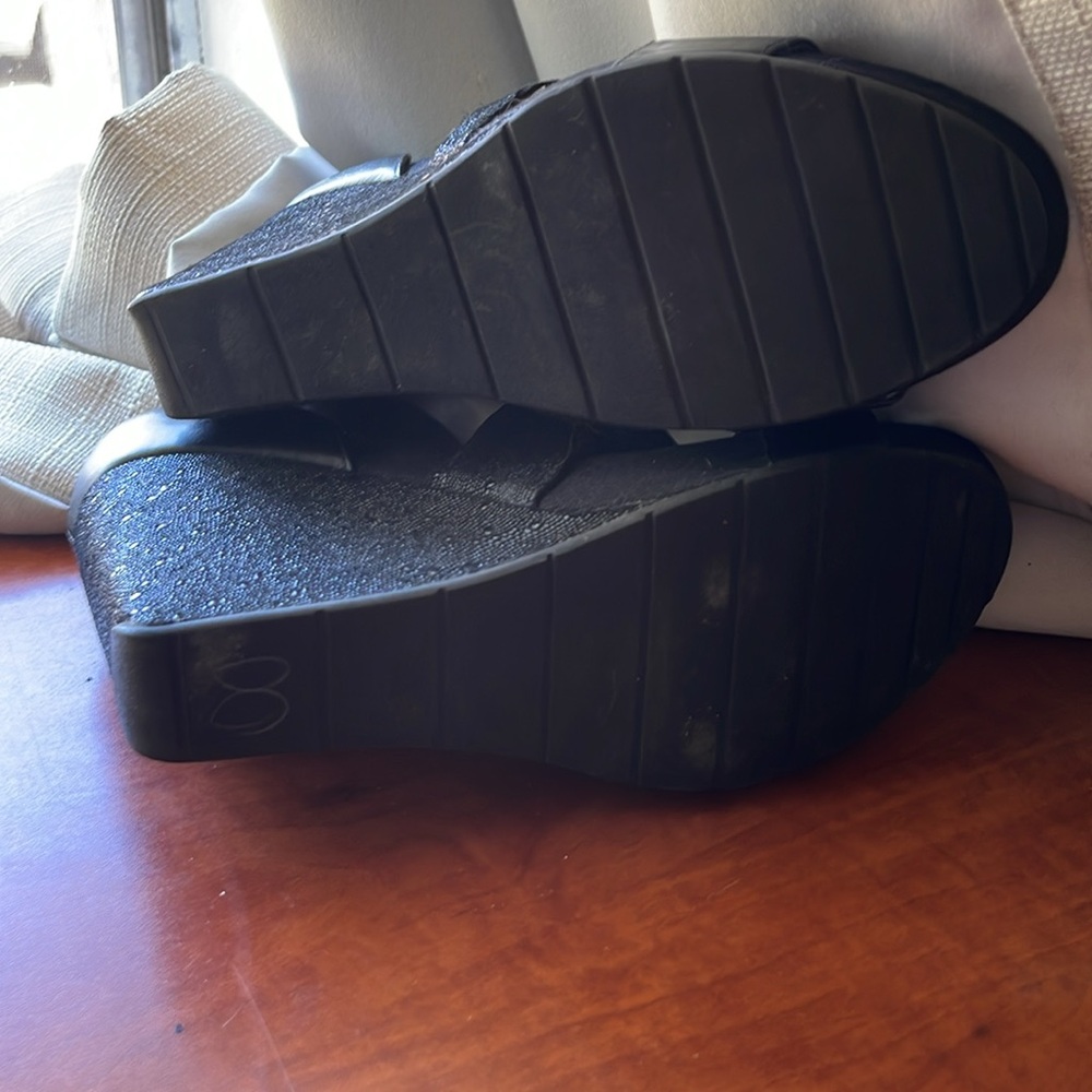 Tsubo Neelie Wedge Sandals - Picture 7 of 8